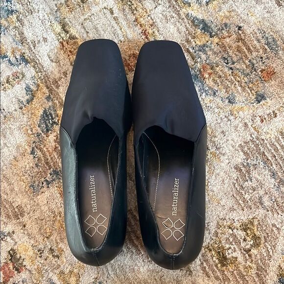 NWOB Chic Black Women's Heels - Picture 6 of 7